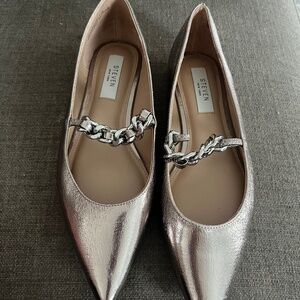 Steve Madden flats shoes metallic